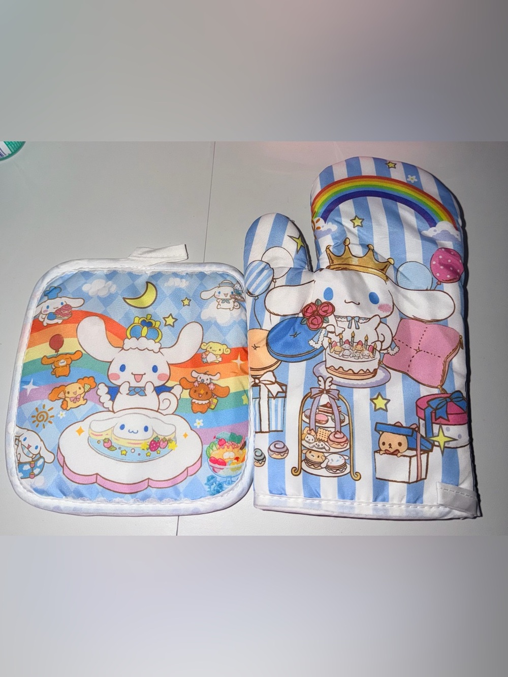 🩵NWOT Cinnamoroll Oven Mitt and Pot Holder Set